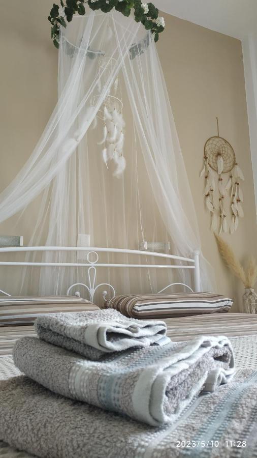 Meltemi Apartments Agia Marina  Ngoại thất bức ảnh