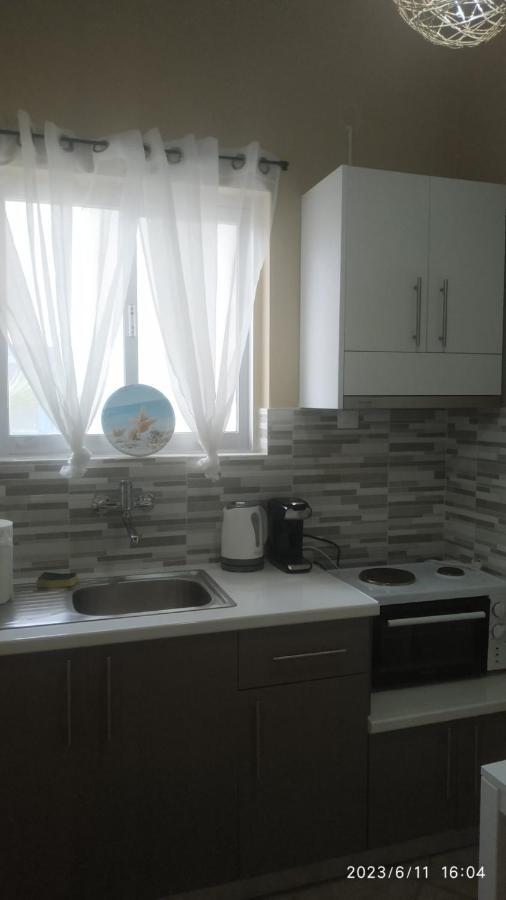 Meltemi Apartments Agia Marina  Ngoại thất bức ảnh