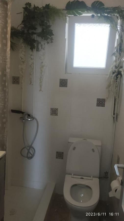 Meltemi Apartments Agia Marina  Ngoại thất bức ảnh